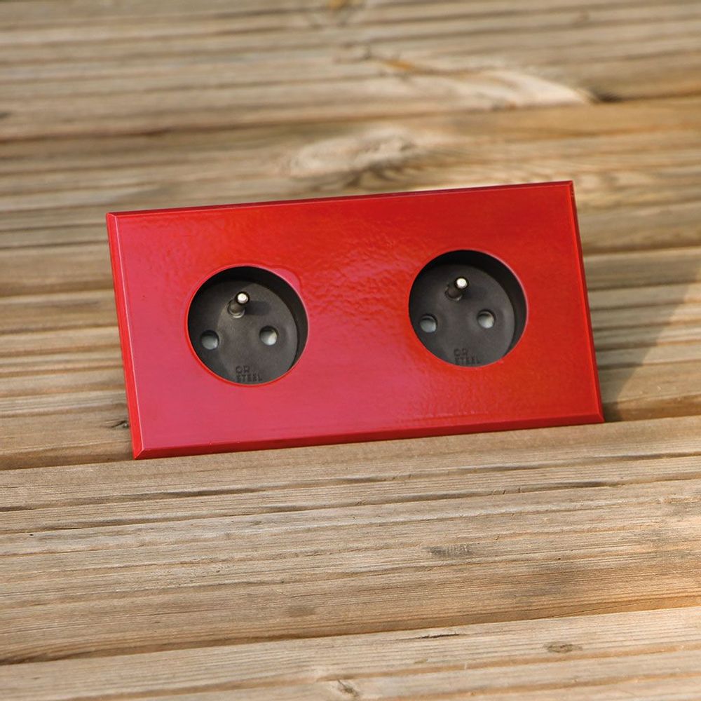 Circuit-breakers - Prises électriques et interrupteurs de la collection Simone - MADAME STEEL