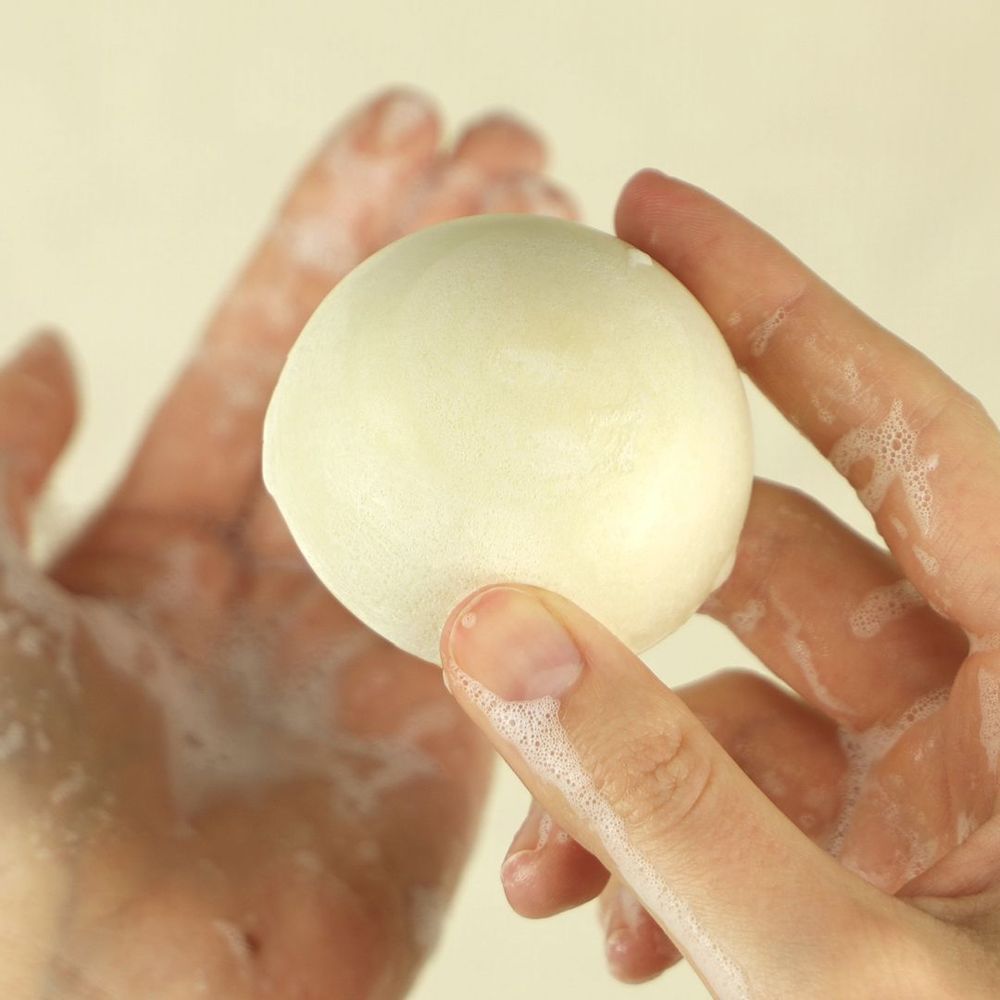 Beauty products - pH neutral intimate hygiene soap with St. John's Wort oil - COMME AVANT