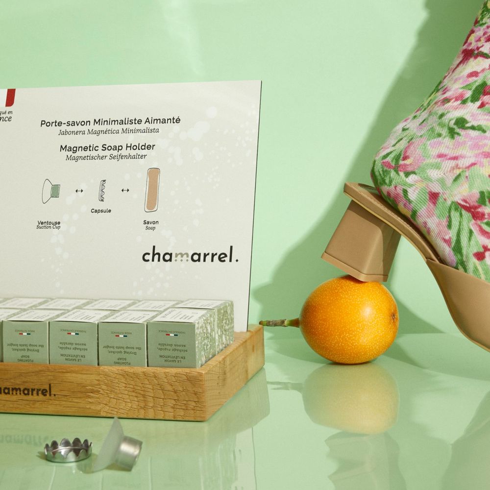 Cosmétiques - Présentoir boîtes + 14 porte-savons aimantés français - CHAMARREL