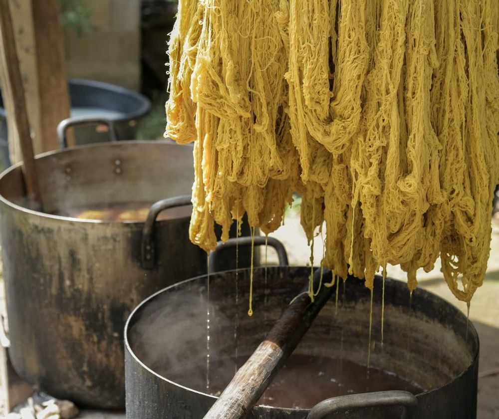 Foulards et écharpes - Écharpe étroite en coton jaune frais - TAI BAAN CRAFTS
