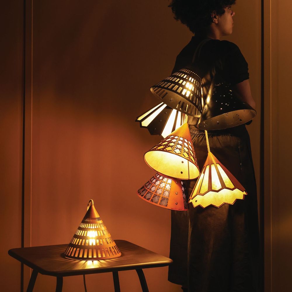Objets design - BALADEUSE PAN - CUIR - suspension par câble et plafonnier - LULE STUDIO