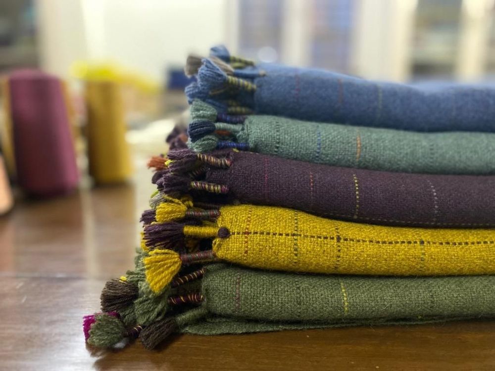 Scarves - Cashmere , cashmere blends & Yak wool accessories - WEAVES & BLENDS
