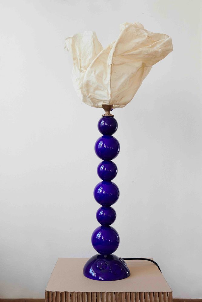 Verre d'art - Lampe à pompons bleus Yves Klein - MARINA BLANCA