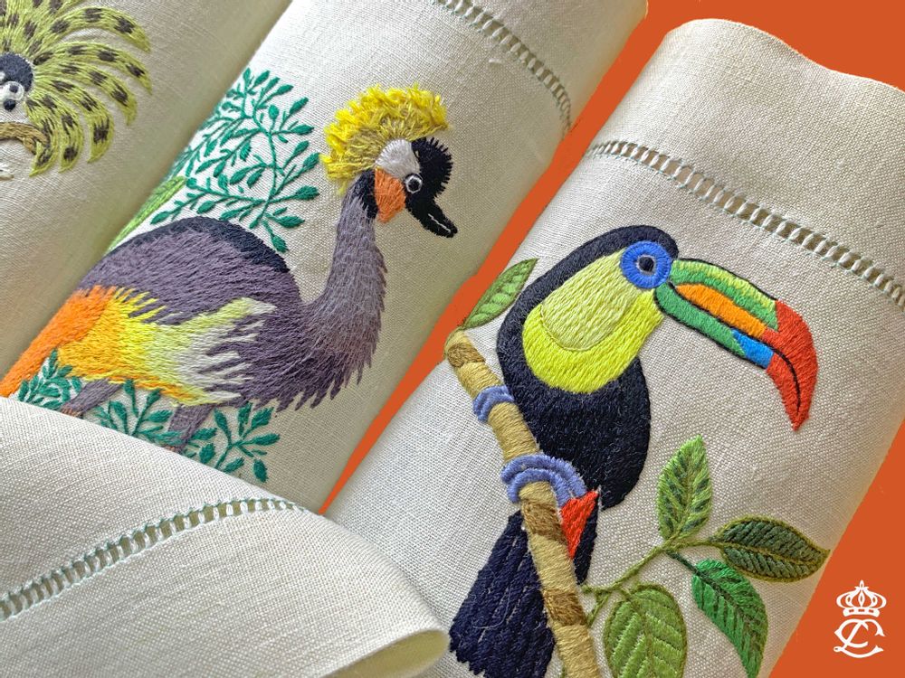 Table linen - When needlepainting is an art - LINHO DO CASTELO - LIN DE CHATEAU