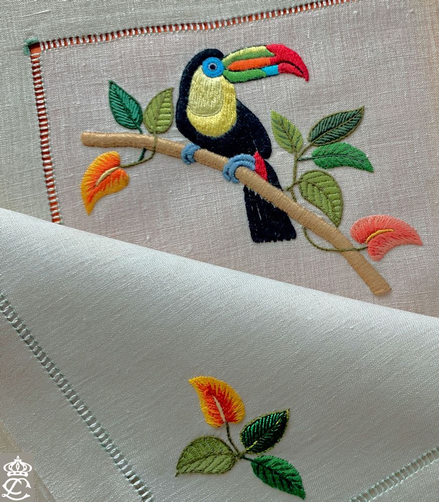 Table linen - When needlepainting is an art - LINHO DO CASTELO - LIN DE CHATEAU