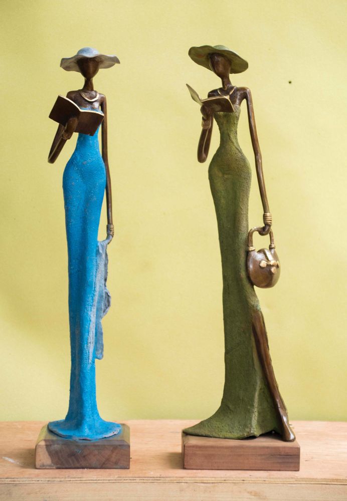 Sculptures, statuettes et miniatures - Bronzes élégants - BRONZES D'AFRIQUE - LAFI BALA