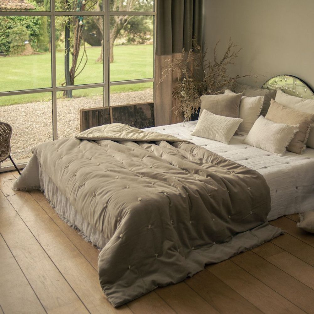 Linge de lit - LYRIC Courtepointe 140x240 cm LYRIC BEIGE - EN FIL D'INDIENNE...
