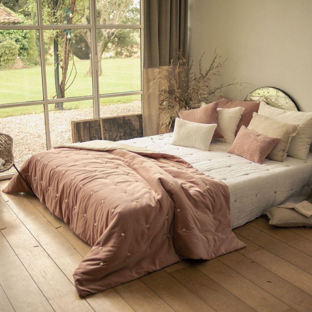 Linge de lit - LYRIC Courtepointe 140x240 cm LYRIC ROSE POUDRE - EN FIL D'INDIENNE...