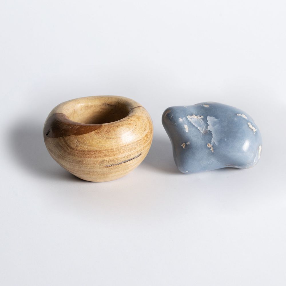 Design objects - The Pebble Box with Massager Lid - DAR PROYECTOS
