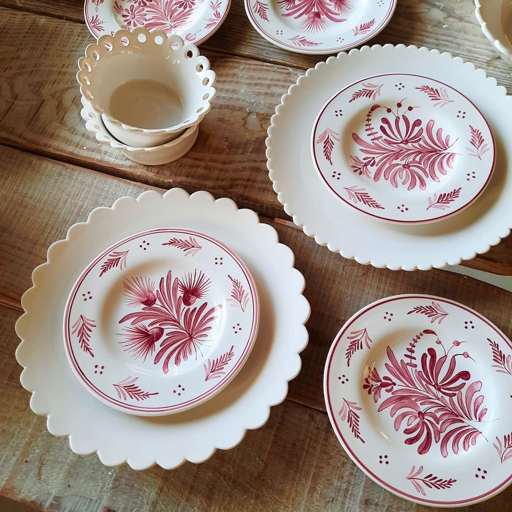 Assiettes de réception - Assiette peint à la main avec décoration Antique Fleurs - BOURG-JOLY MALICORNE
