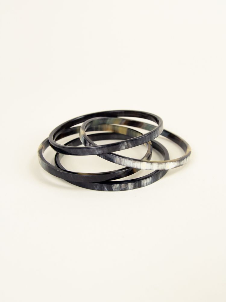 Jewelry - 4 thin bracelets in horn - L INDOCHINEUR X RIVÊT