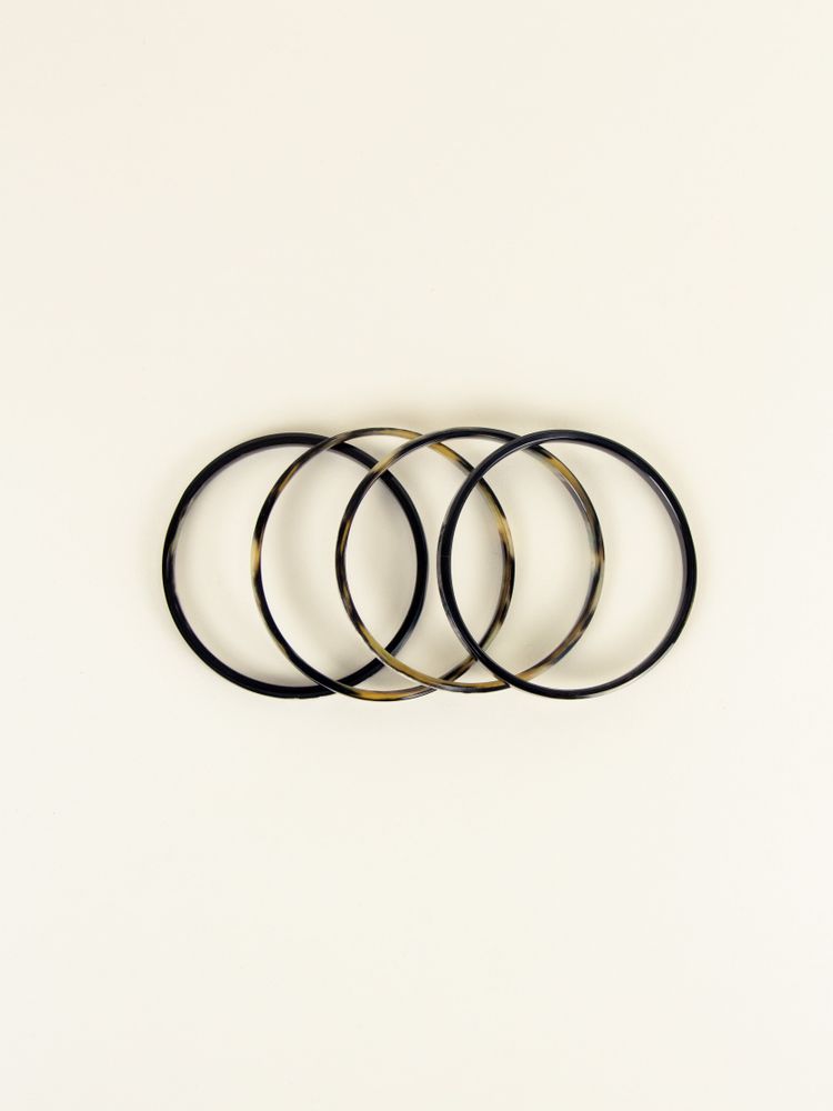 Jewelry - 4 thin bracelets in horn - L INDOCHINEUR X RIVÊT