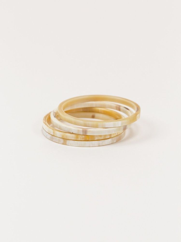 Jewelry - 4 thin bracelets in horn - L INDOCHINEUR X RIVÊT