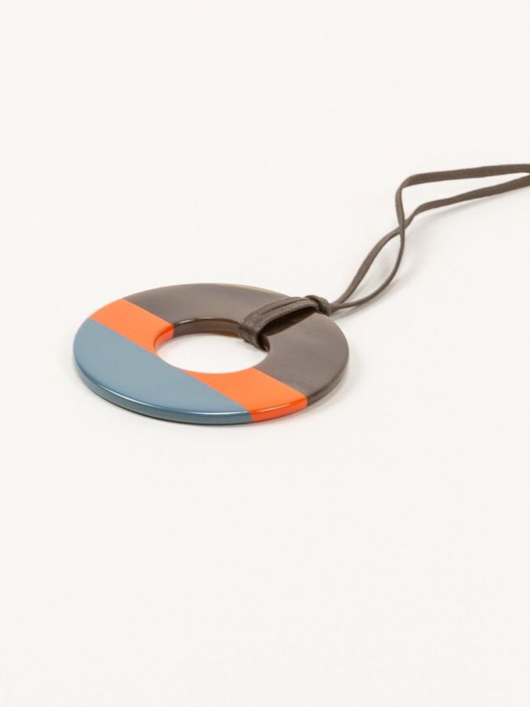 Bijoux - Pendentif anneau en sabot de buffle et laque - L INDOCHINEUR X RIVÊT