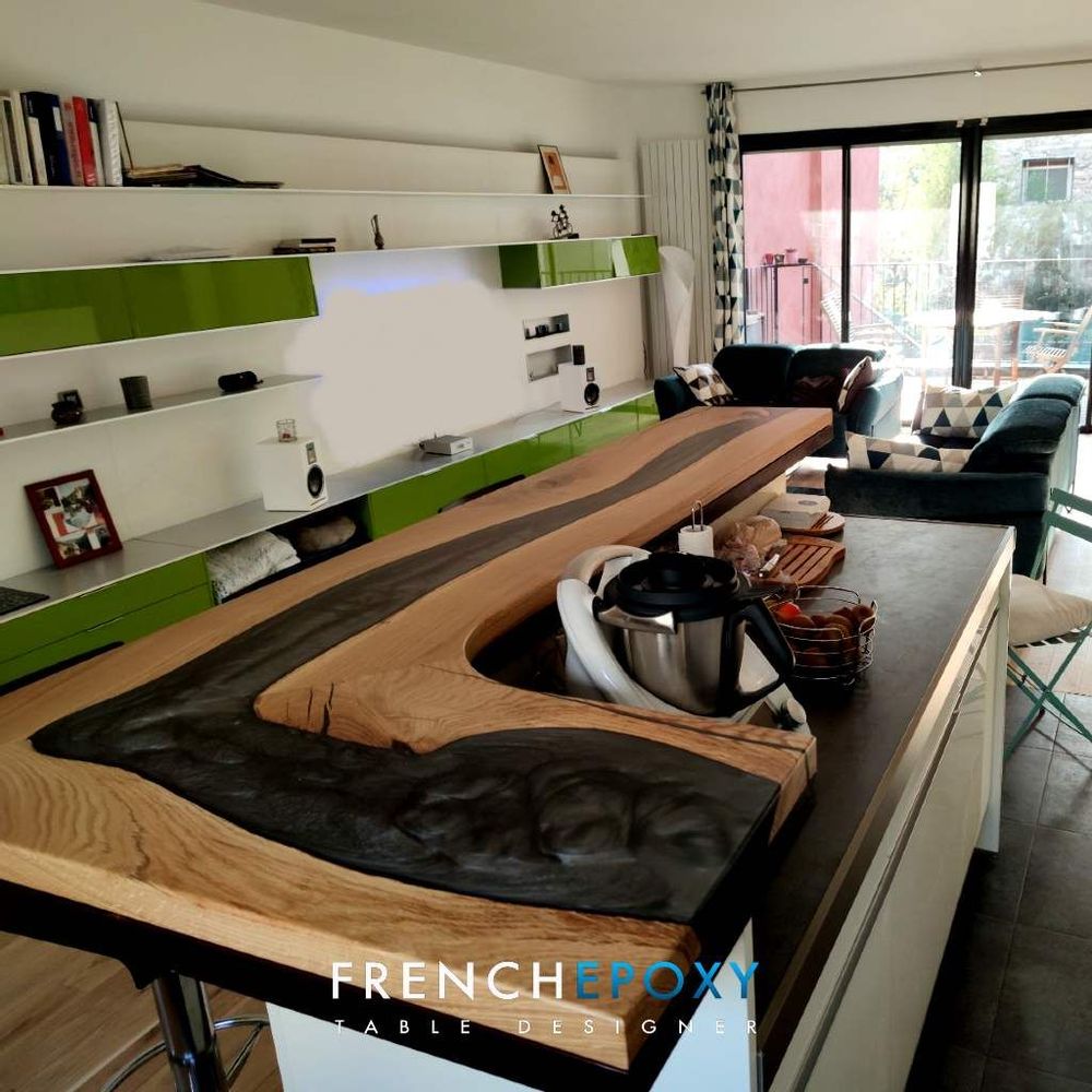 Tables Salle à Manger - Plan de travail en chêne et résine grise nacrée - FRENCH EPOXY