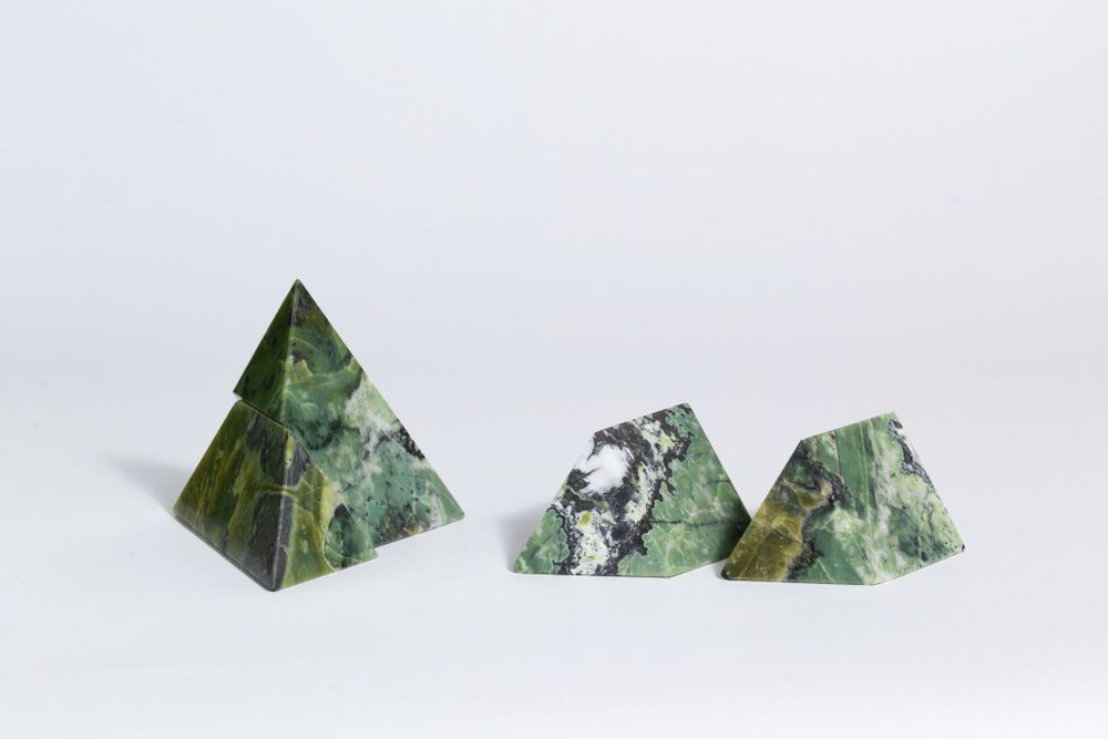 Gifts - Pyramid Puzzle Sculpture - DAR PROYECTOS