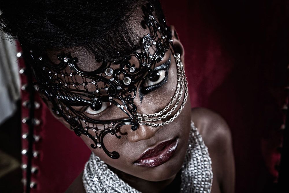 Art photos - The Black Mask - Original Artwork C-Print Photography or Diasec® - LUDO CAZEBA - LIMITED PHOTOGRAPHY EDITIONS