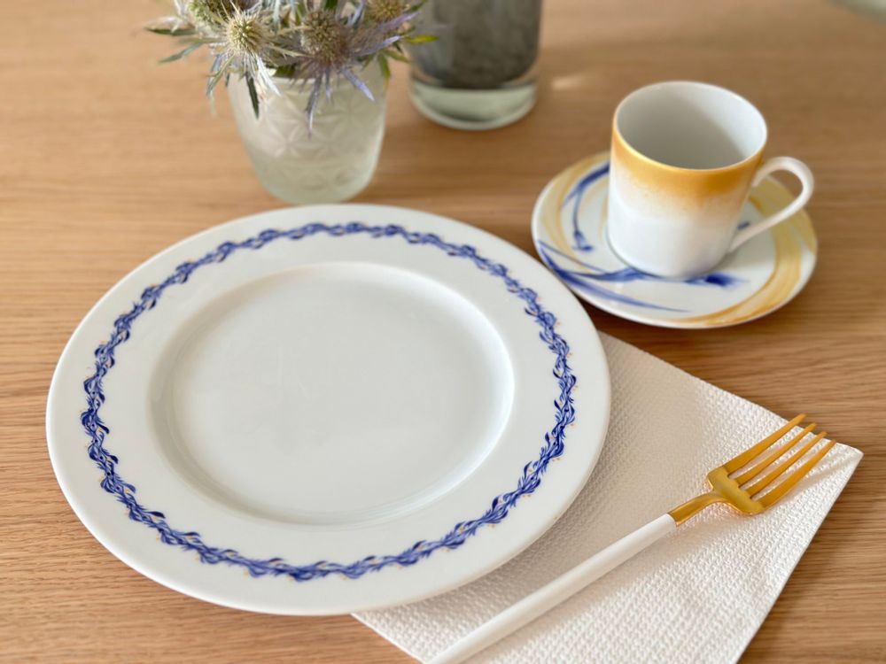 Accessoires thé et café - Tasse et soucoupe bicolores en or et bleu gosu - YUKO KIKUCHI