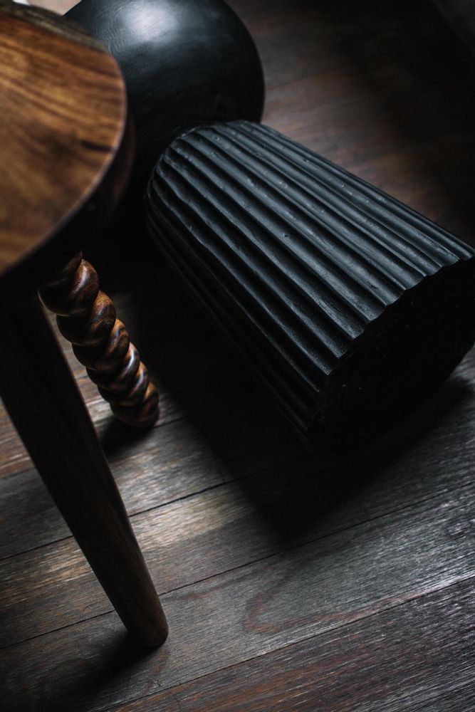 Stools - AZOMALLI table leg - DANIEL OROZCO ESTUDIO