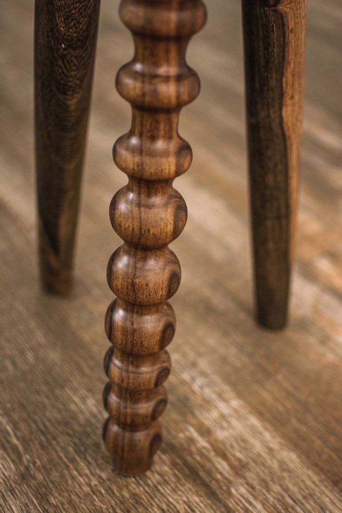 Stools - AZOMALLI table leg - DANIEL OROZCO ESTUDIO