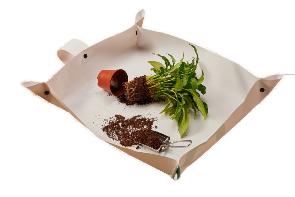 Gifts - HOUSE PLANT CARING MAT | Second-life canvas potting tarp - GENEROSA