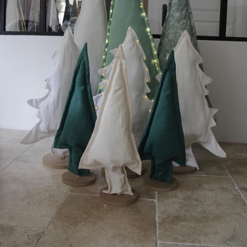 Autres décorations de Noël - Sapin de Noël 70 cm - Tissu upcyclé - LA FÉE L'A FAIT