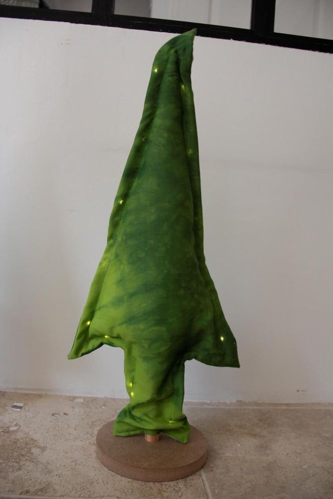 Autres décorations de Noël - Sapin de Noël 70 cm - Tissu upcyclé - LA FÉE L'A FAIT