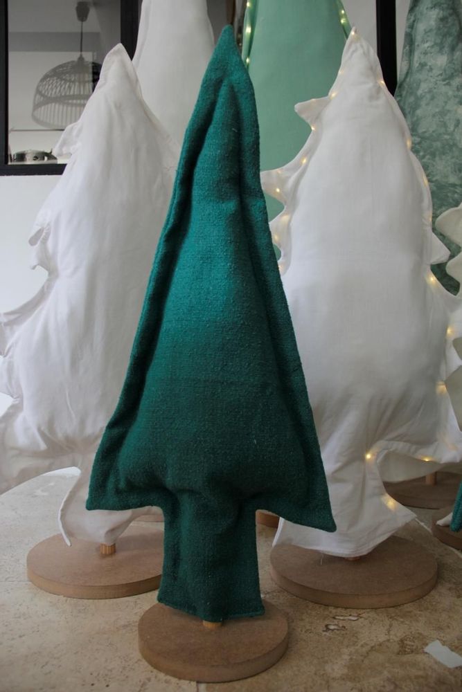 Autres décorations de Noël - Sapin de Noël 70 cm - Tissu upcyclé - LA FÉE L'A FAIT