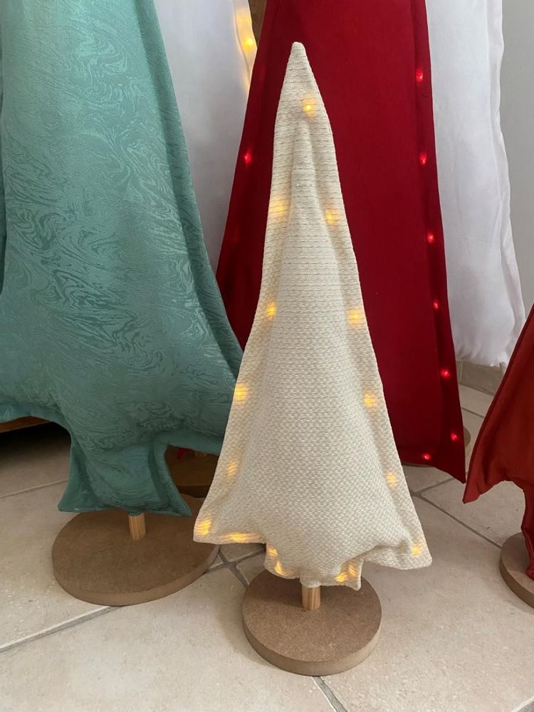 Autres décorations de Noël - Sapin de Noël 70 cm - Tissu upcyclé - LA FÉE L'A FAIT
