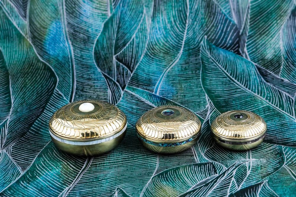 Coffrets et boîtes - Boite Ronde Taos nacre et laiton recyclé - WILD BY MOSAIC