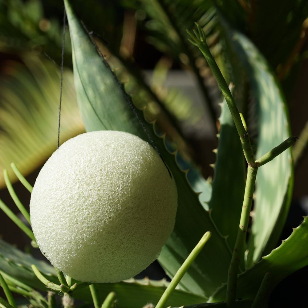 Coffrets et boîtes - TROUSSE CADEAU BIEN-ÊTRE KONJAC ET AYURVÉDA - SOIN TONIFIANT - KARAWAN AUTHENTIC