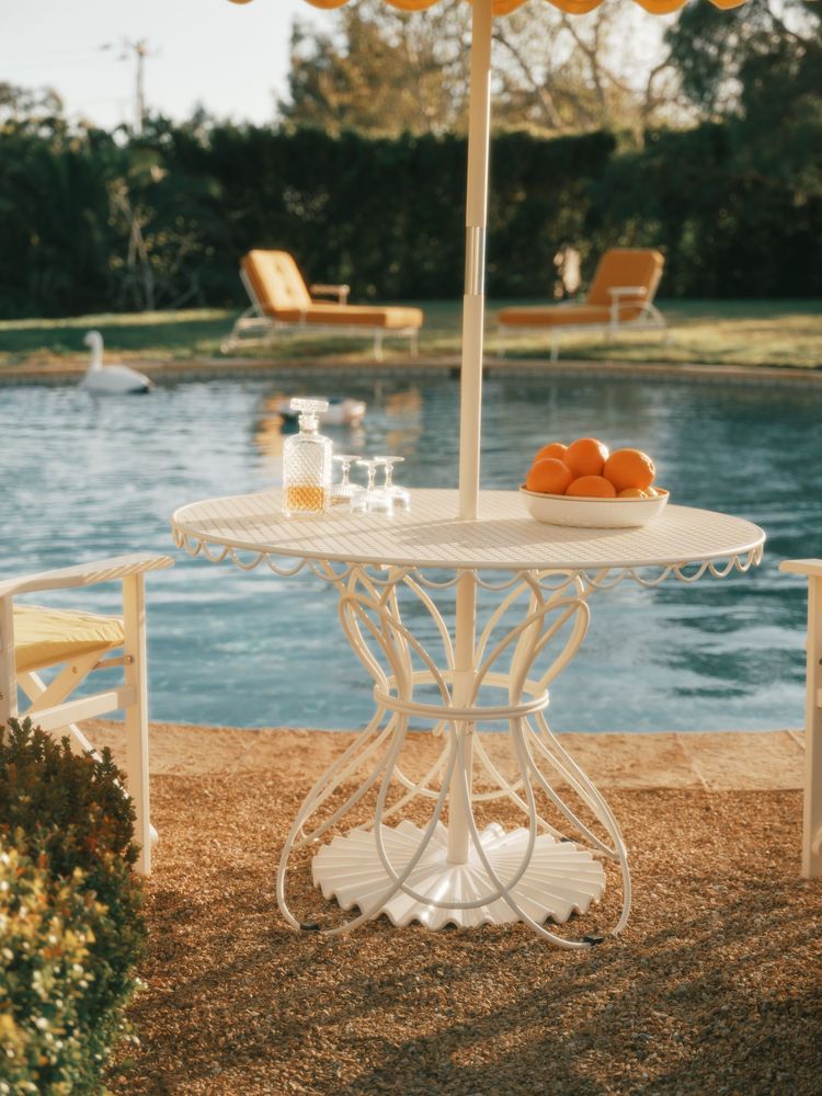 Parasols - THE CLAMSHELL BASE - BUSINESS & PLEASURE CO.