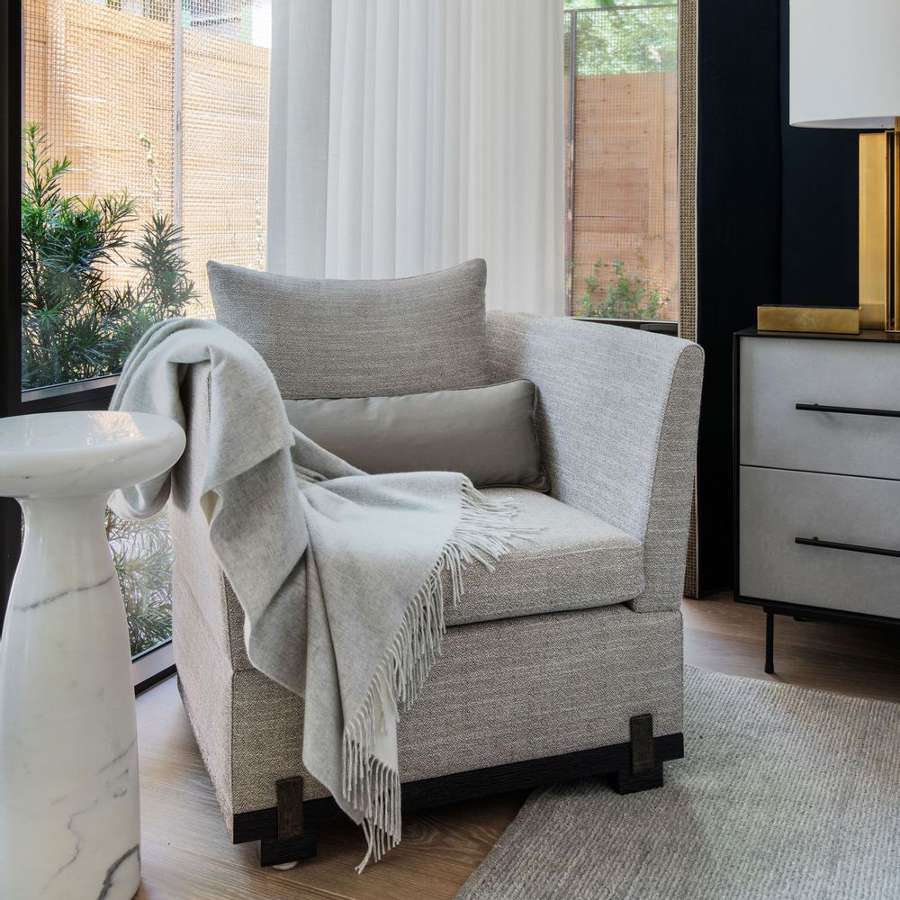 Fauteuils pour collectivités - Fauteuil Ida en chêne noir brossé sable et détails bronze - DUISTT