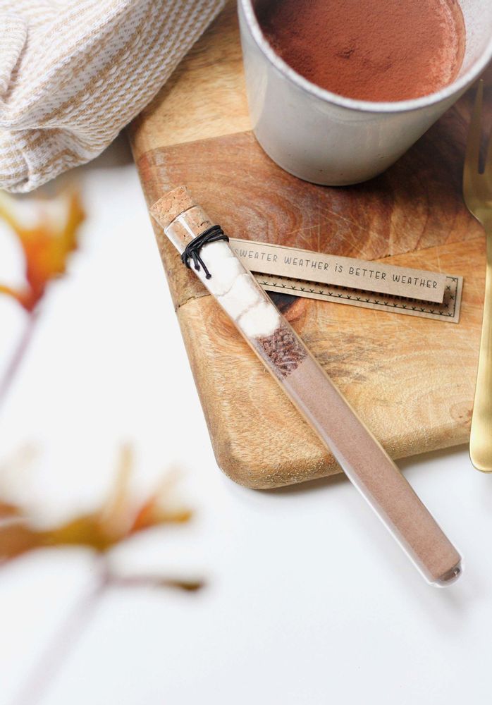 Gifts - Hot Choco - DIY - Small Gift - Message in a bottle - Do It Yourself - Personal gift - Drinkmix - Chocolate - Chocolate milk - Christmas gift - Winter gift - XMAS - Autumn - Seasonal - BIRAMBI