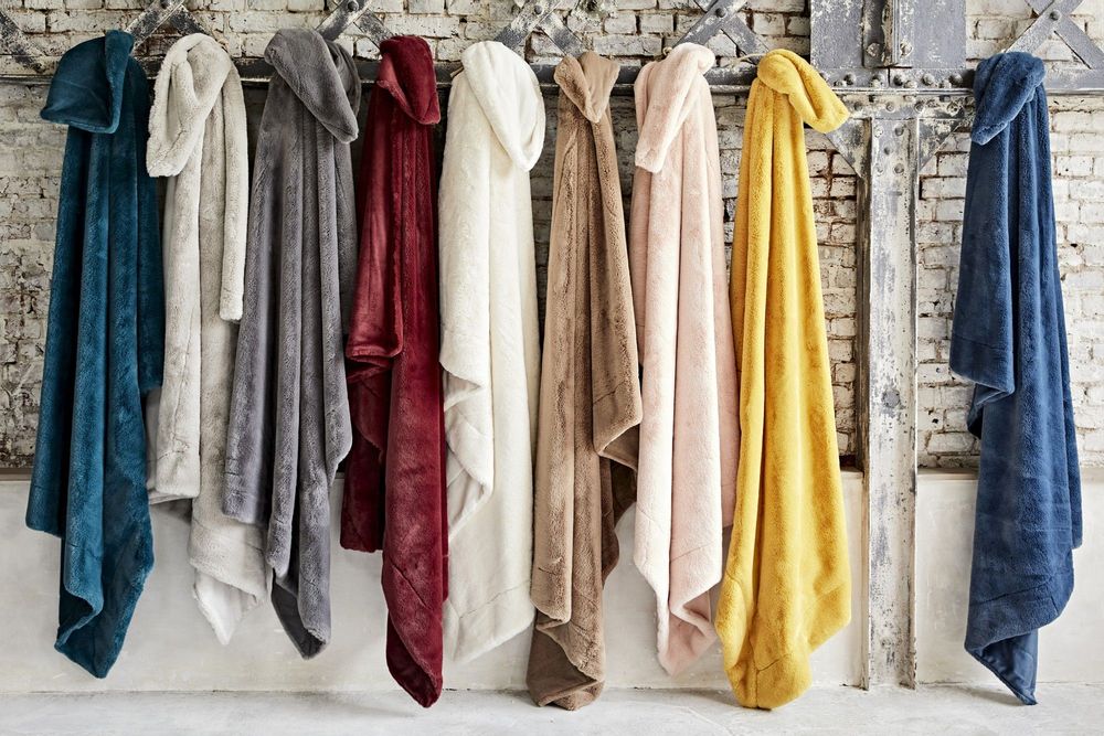 Throw blankets - PLAID LUXE TAUPE 170X240 - - AMADEUS