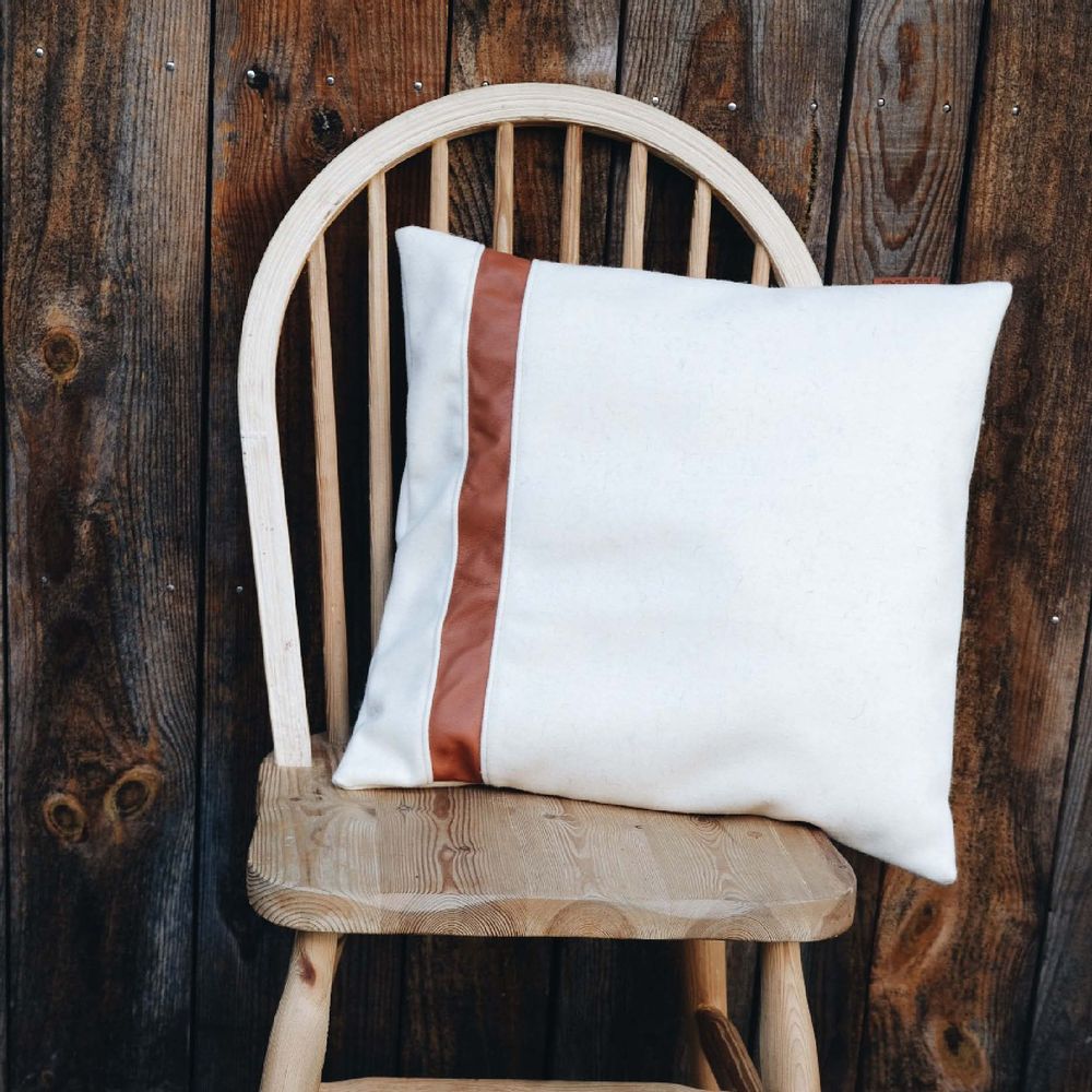 Decorative objects - “The warm” cushion - PYLOOW