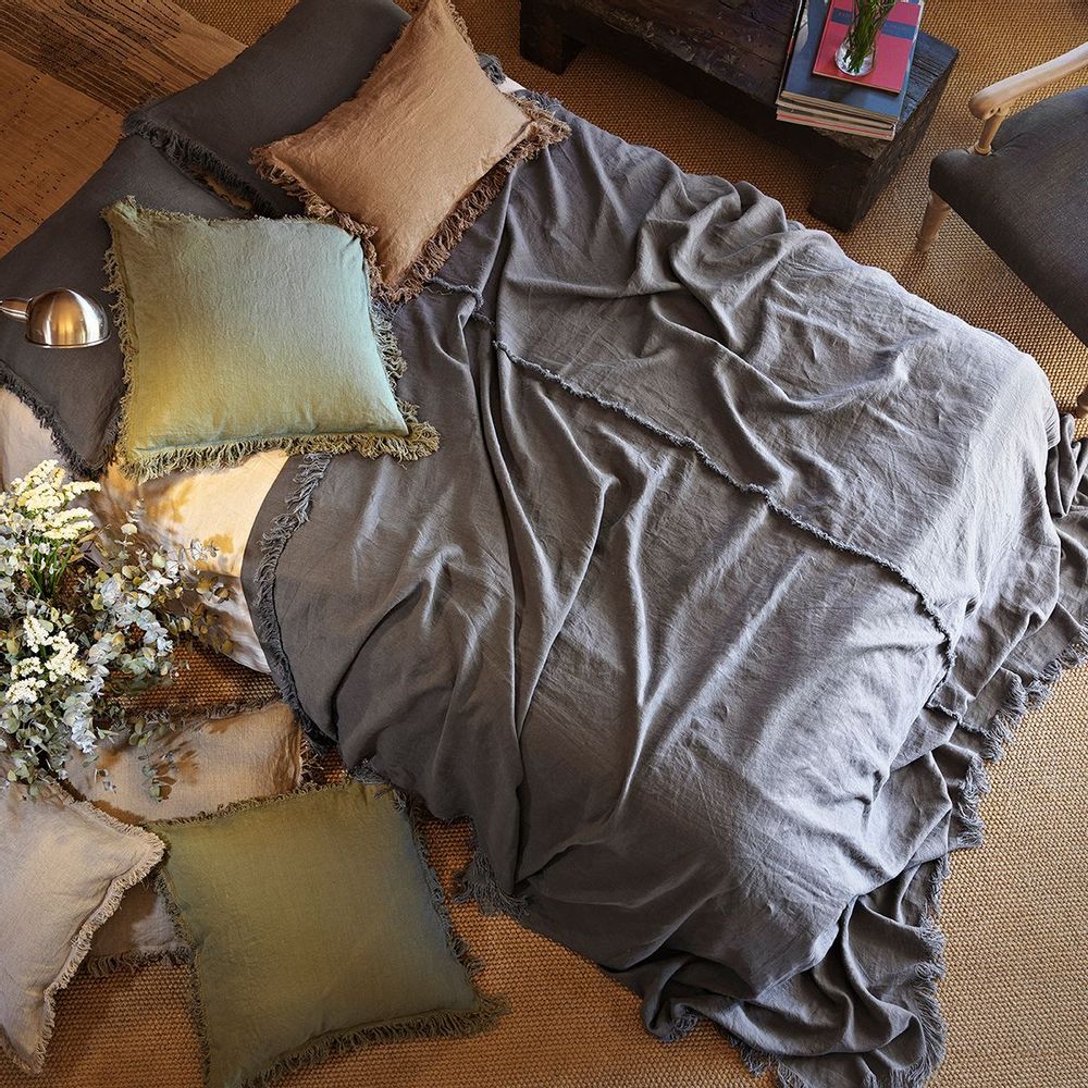 Throw blankets - 100% Linen bedspreads and plaids - DE.LENZO