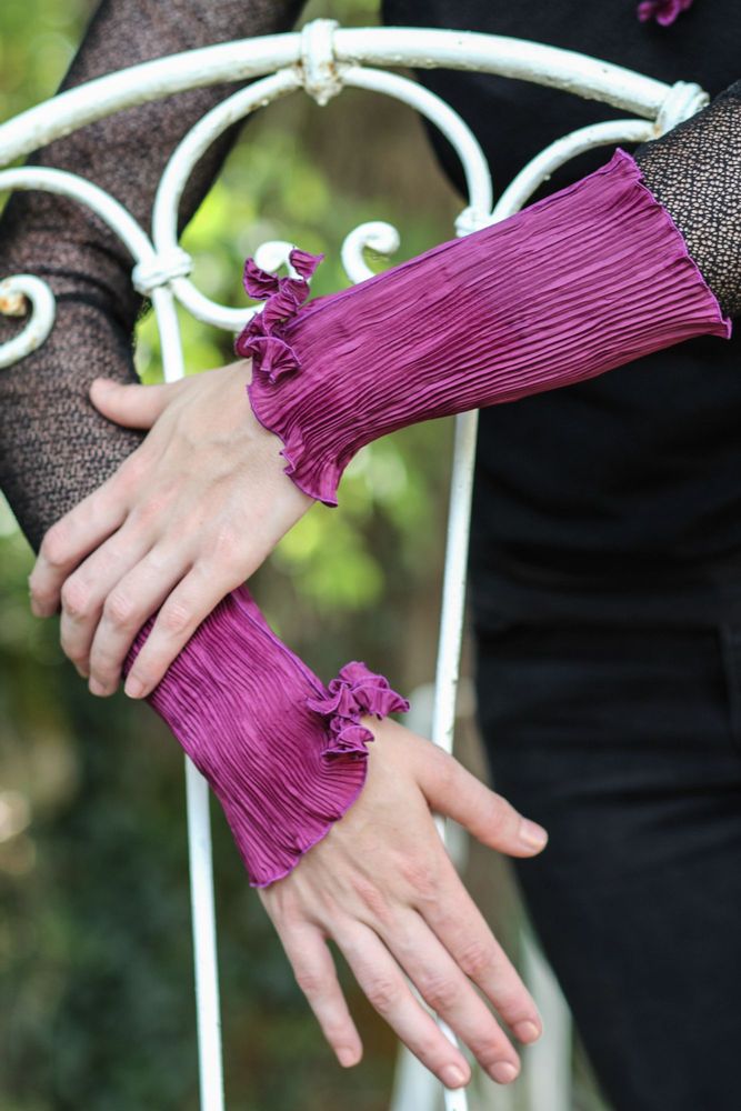 Bracelets - Pleated and tulle cuffs/mittens - MONIKA LINE-GOLZ