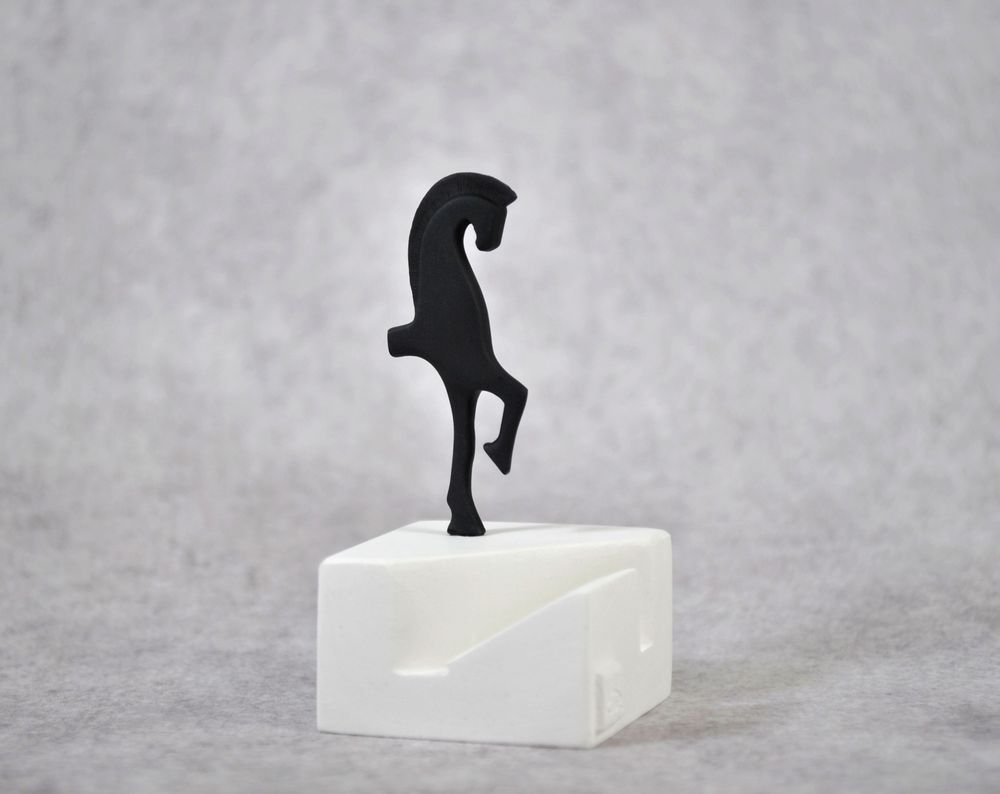 Sculptures, statuettes et miniatures - Titulaire de la carte, Statuette en bronze Cheval. - MATTER.