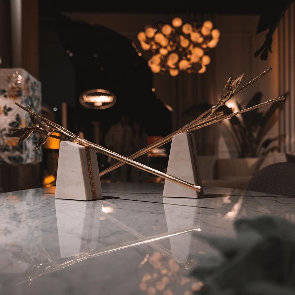 Sculptures, statuettes et miniatures - Escape - Sculpture en or ; Design organique ; Décoration en marbre et laiton ; - MAEVE