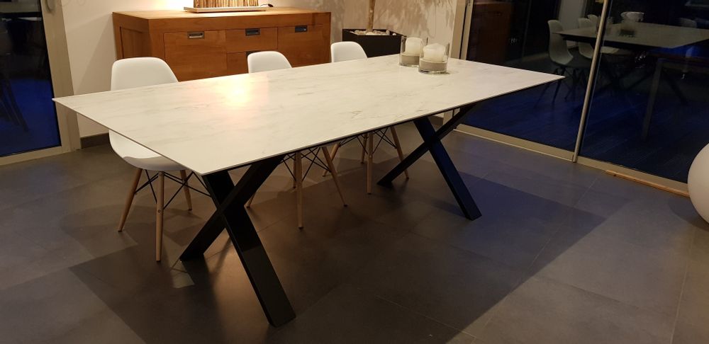 Tables Salle à Manger - Table repas Pied Cross Colombus International - COLOMBUS MANUFACTURE FRANCE