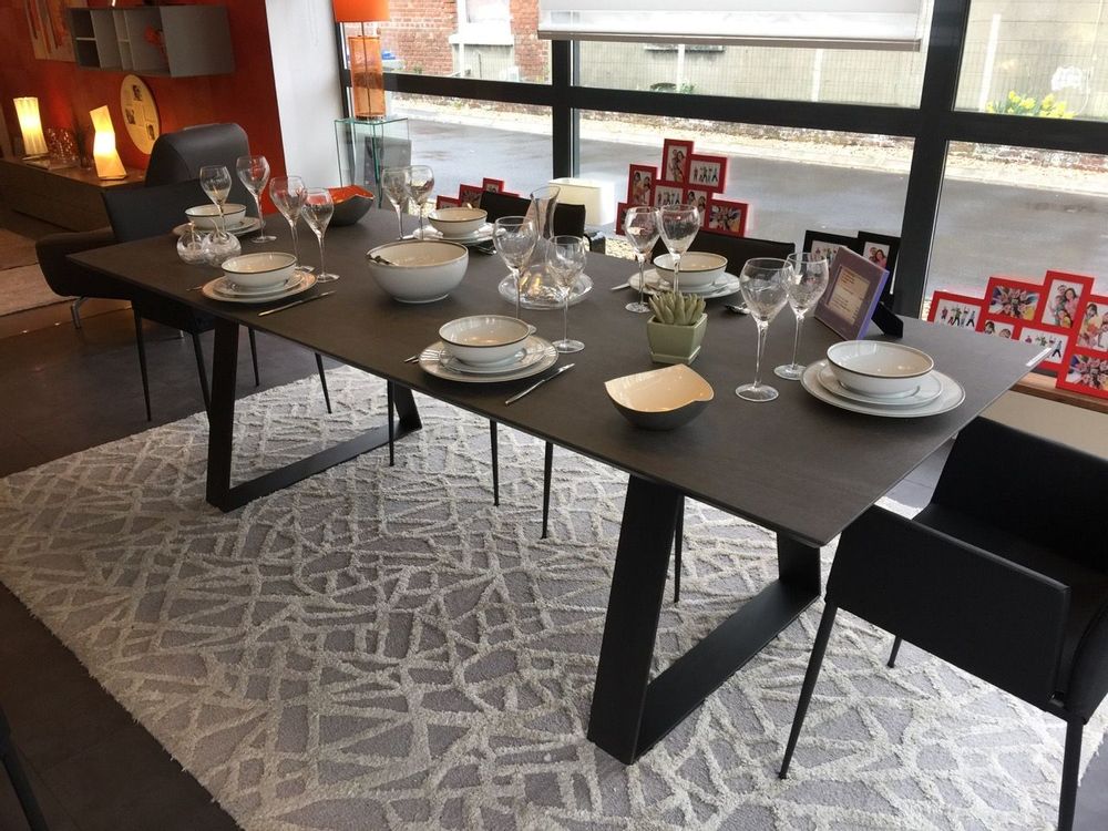 Dining Tables - Topaz foot ceramic dining table - COLOMBUS MANUFACTURE FRANCE