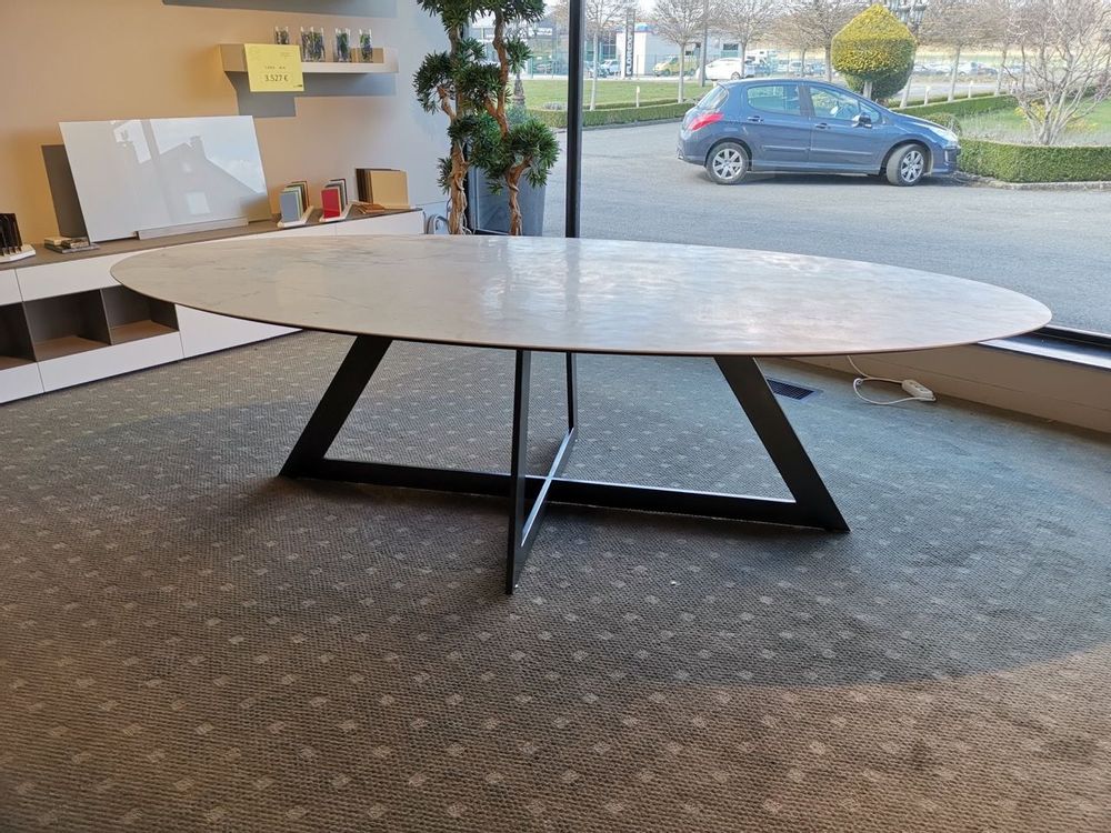 Dining Tables - Dining Table with Carat Leg - COLOMBUS MANUFACTURE FRANCE