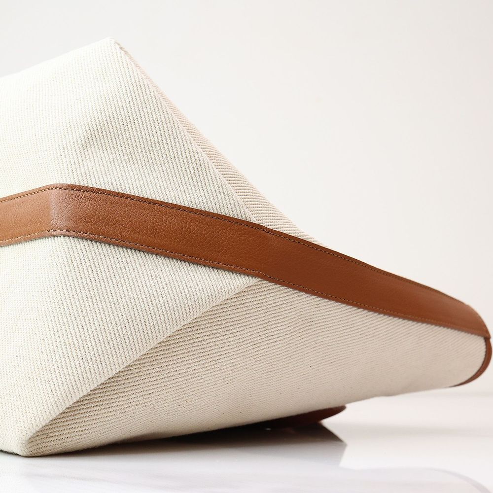 Bags and totes - Propitious tote bag - WEI YEE INTERNATIONAL LIMITED