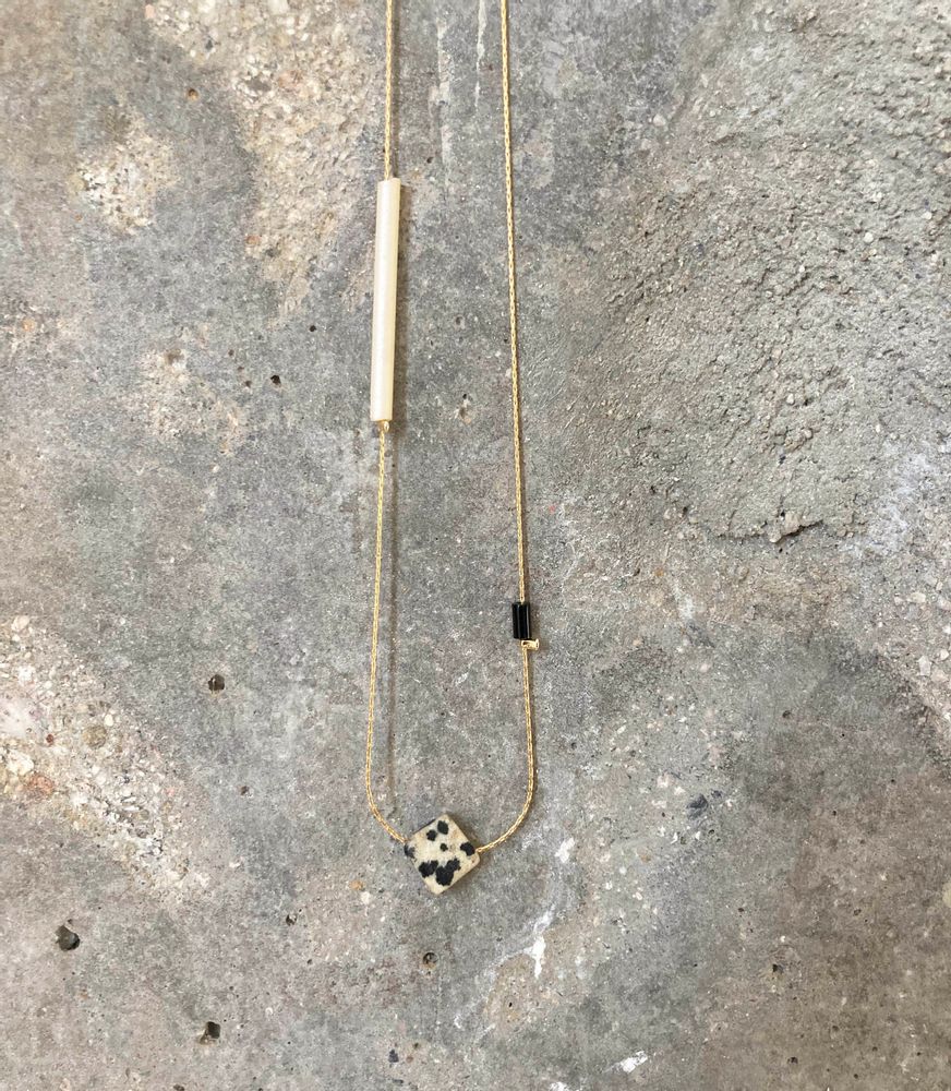 Bijoux - Collier carré en pierre de dalmation - ESSYELLO