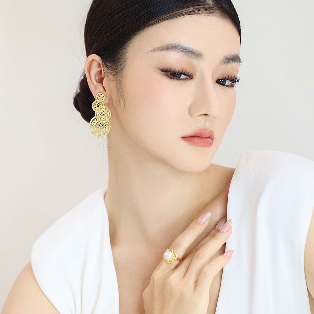 Bijoux - Boucles D'oreilles En Filigrane À Tambour Fortune Superposées - WEI YEE INTERNATIONAL LIMITED
