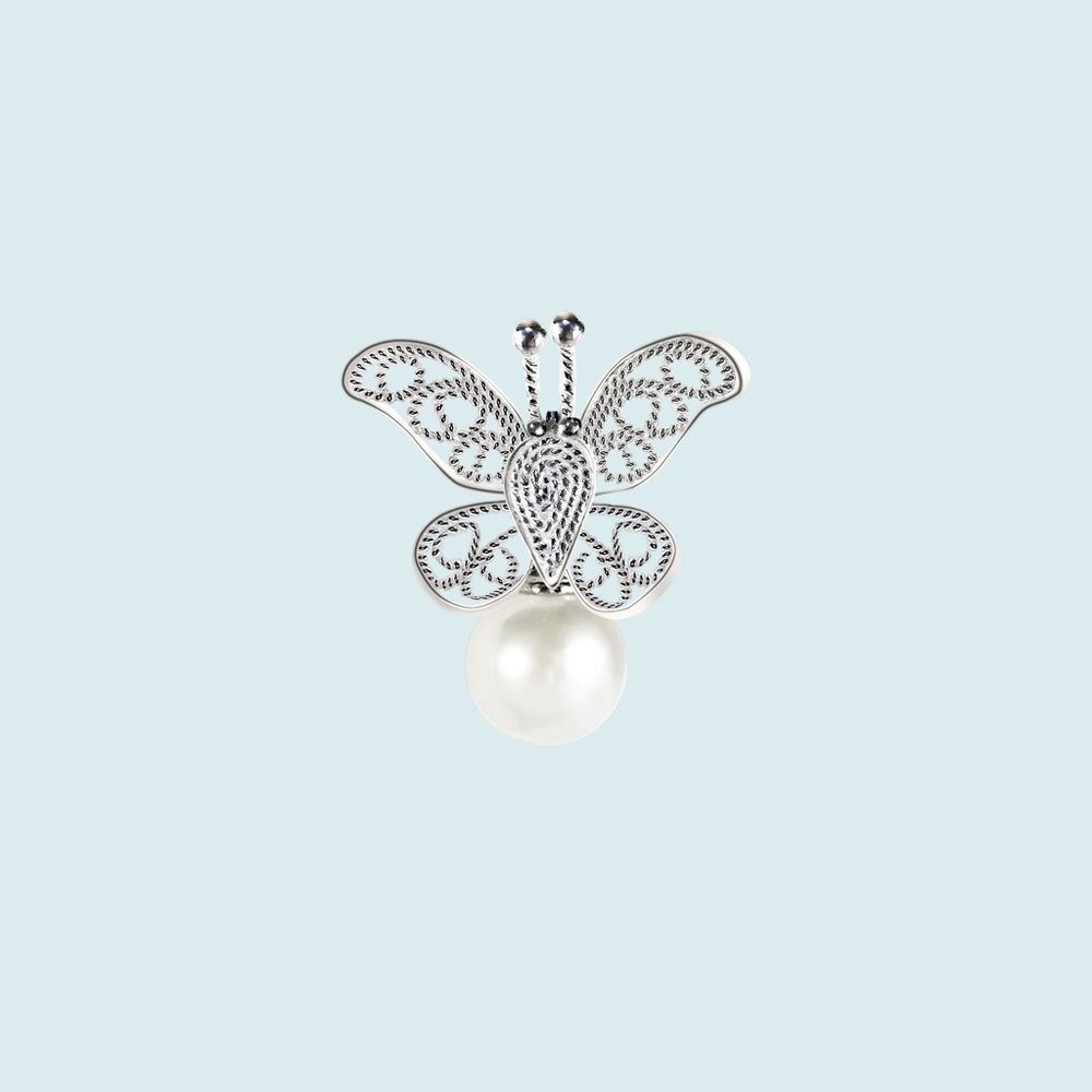 Jewelry - Dancing butterfly filigree Akoya bead pendant (free necklace) - WEI YEE INTERNATIONAL LIMITED