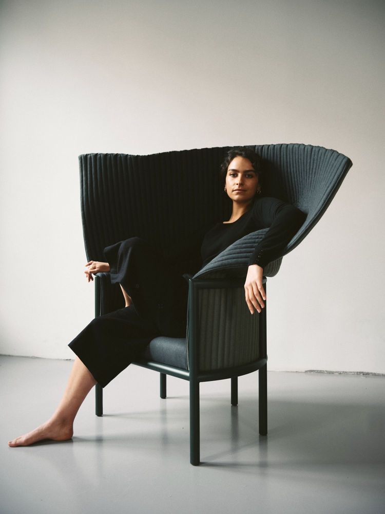 Armchairs - Iconic Wraap armchair, blue-green natural wool, blue structure - NOPPI