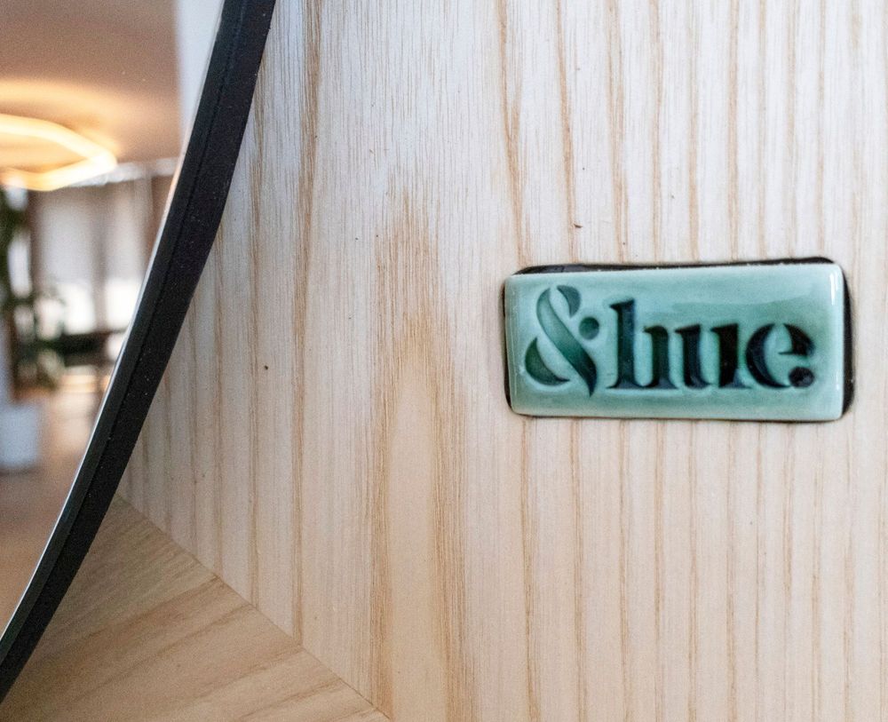 Miroirs - Le miroir - &HUE