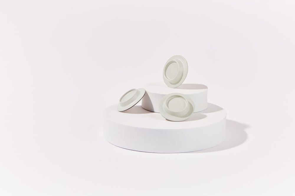 Gifts - Soapi White - Magnetic holder for solid shampoo and soap - SOAPI
